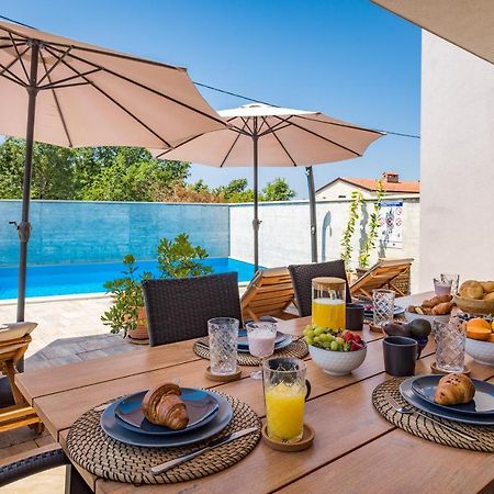 Villa Leonardo Vrznaveri Dış mekan fotoğraf